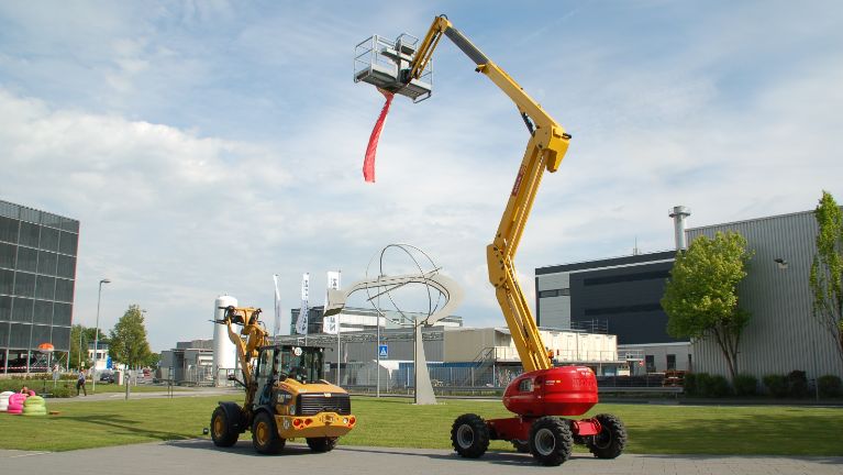 Zeppelin Konzern präsentiert sich bei der "Langen Nacht der Technik & Innovation"